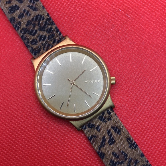 Komono Ladies Watch- leopard print band and gold tone - Picture 3 of 10